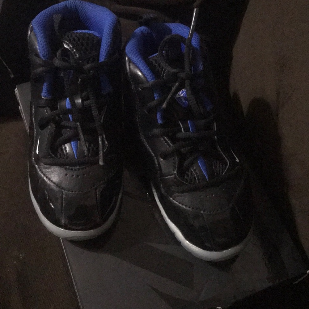 Nike little posite one
